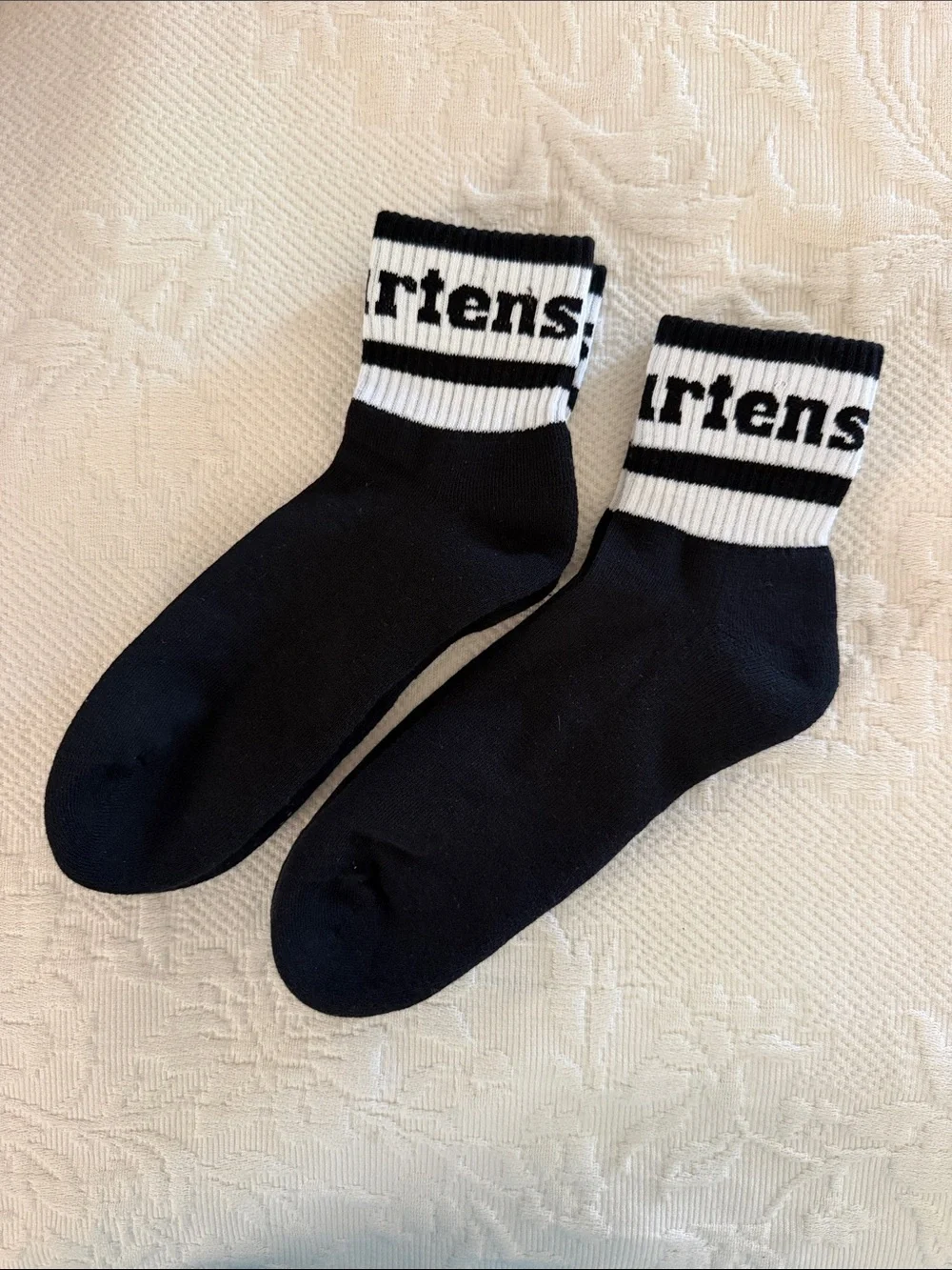 Dr. Martens 2-Pack Black White Short Cushioned Ankle Socks